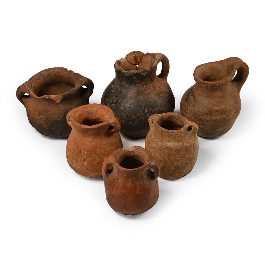 Bronze Age Ceramic Vessel Grave Group