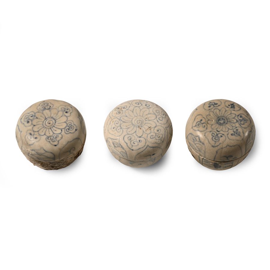 Hoi An Cargo Shipwreck Glazed Blue and White Lidded Box Collection