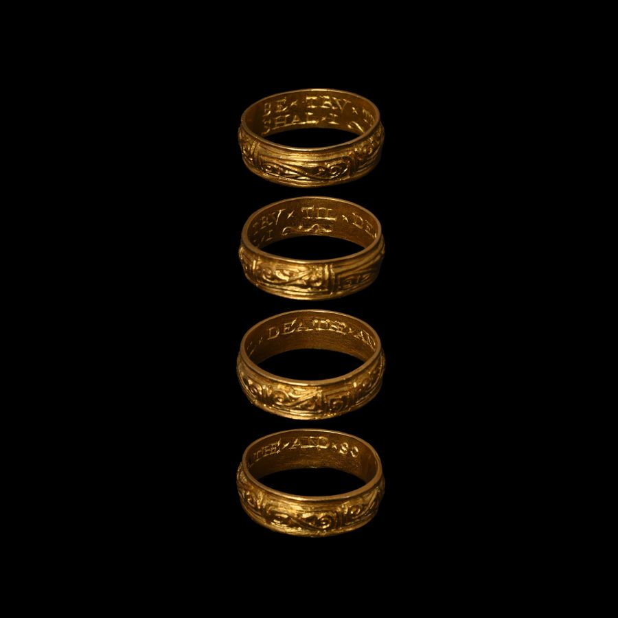 'The Burton Agnes' Tudor 'BE x TRV x TIL x DEATHE x AND x SO // SHAL x I' Gold Double Register Posy Ring