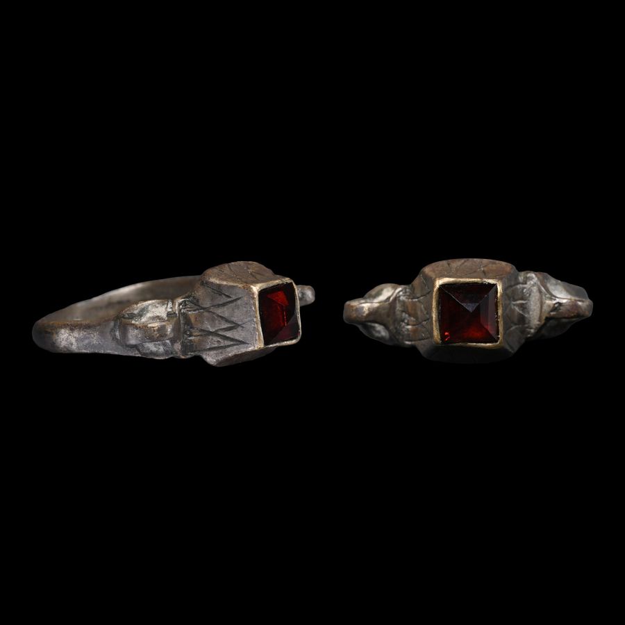 Tudor Period Silver Ring with Facetted Glass Gem