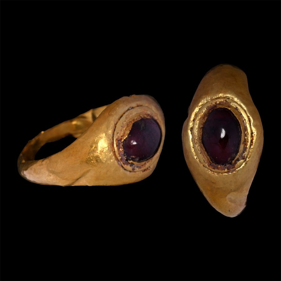Roman Gold Ring with Garnet Cabochon