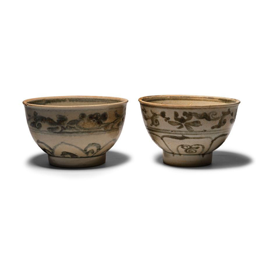 Hoi An Cargo Shipwreck Glazed Blue and White Bowl Pair