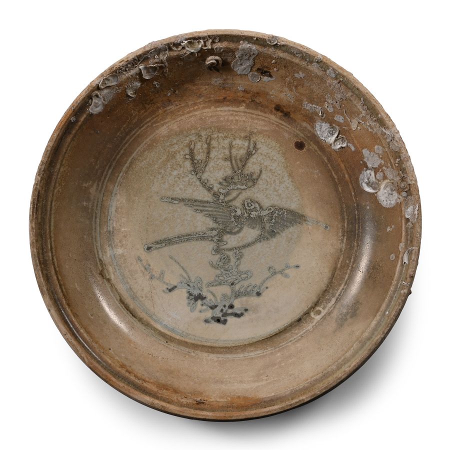 Large Hoi An Cargo Shipwreck Glazed Blue and White Plate with Bird