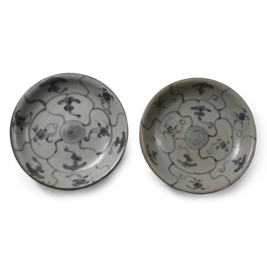 Tek Sing Treasure Shipwreck Glazed Dark Blue and White Plate Pair with Flowers