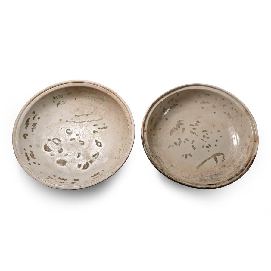 Large Hoi An Cargo Shipwreck Glazed Plate Pair