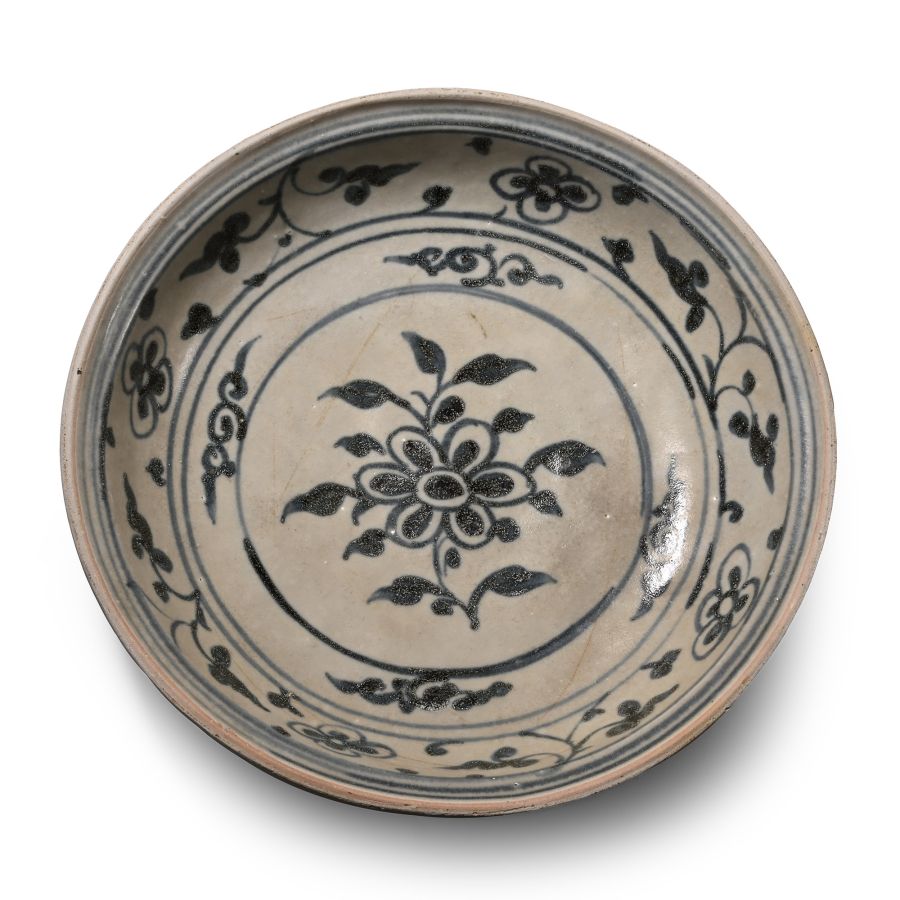 Large Hoi An Cargo Shipwreck Glazed Blue and White Plate