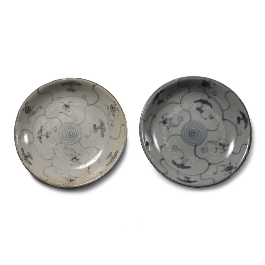 Tek Sing Treasure Shipwreck Glazed Blue and White Plate Pair