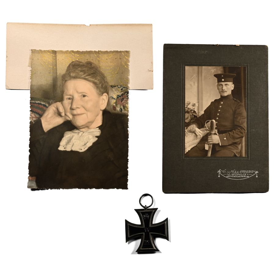 WWI Imperial German Iron Cross with Military Photograph