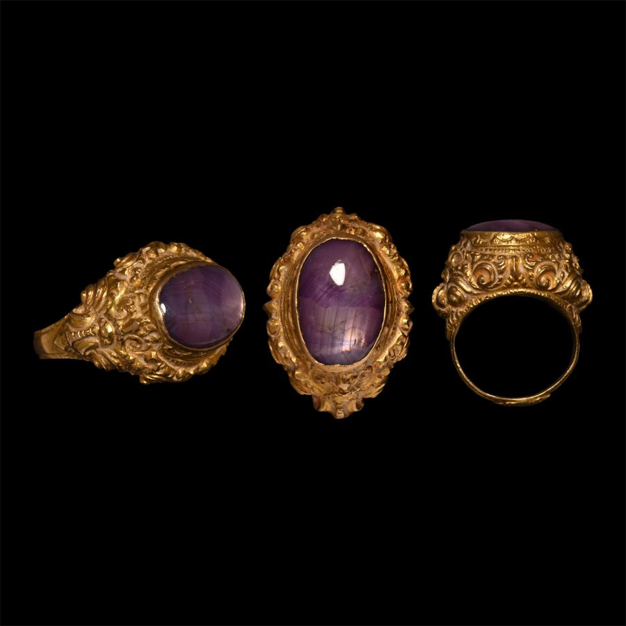 Balinese Priest's Gold Ring with Cabochon