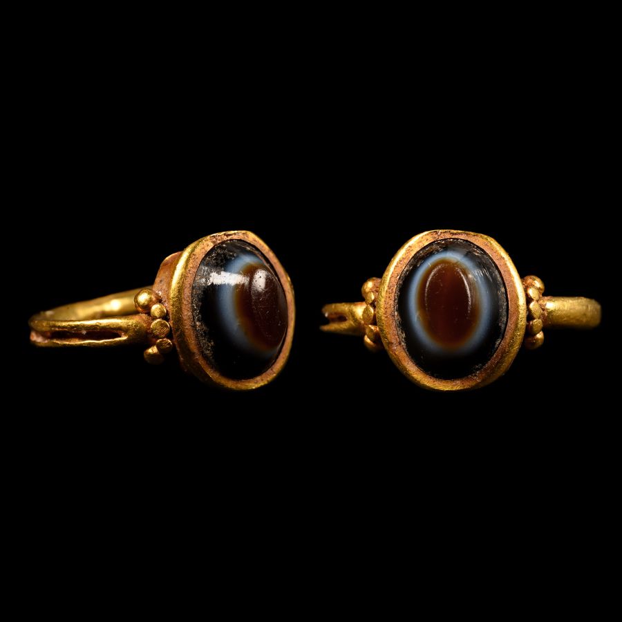 Roman Gold Ring with Eye Cabochon