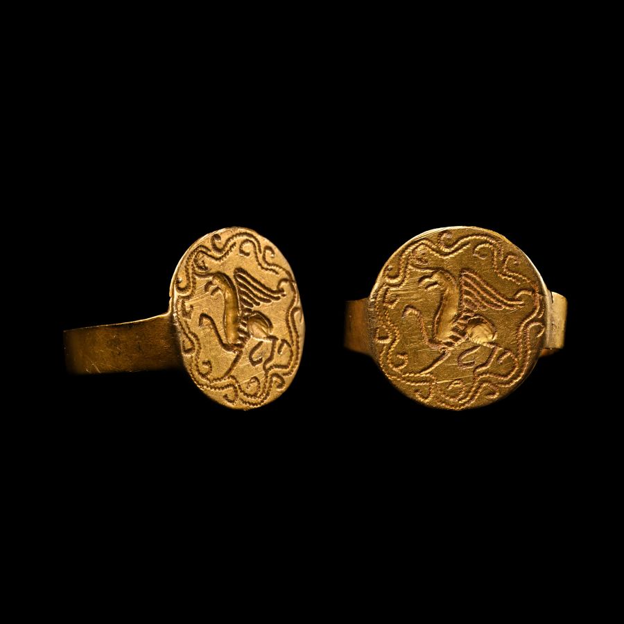 Late Roman Gold Ring with Engraved Bezel