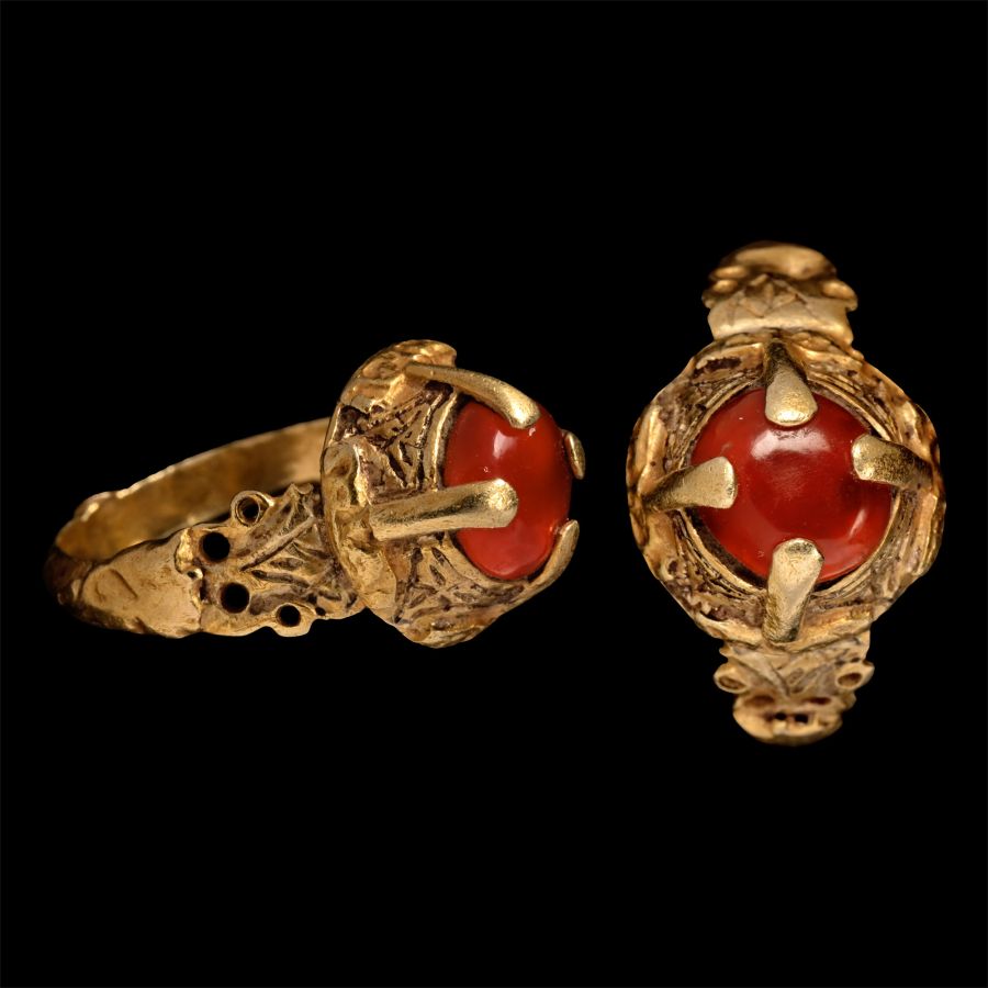 Western Asiatic Gold Ring with Cornelian Gemstone