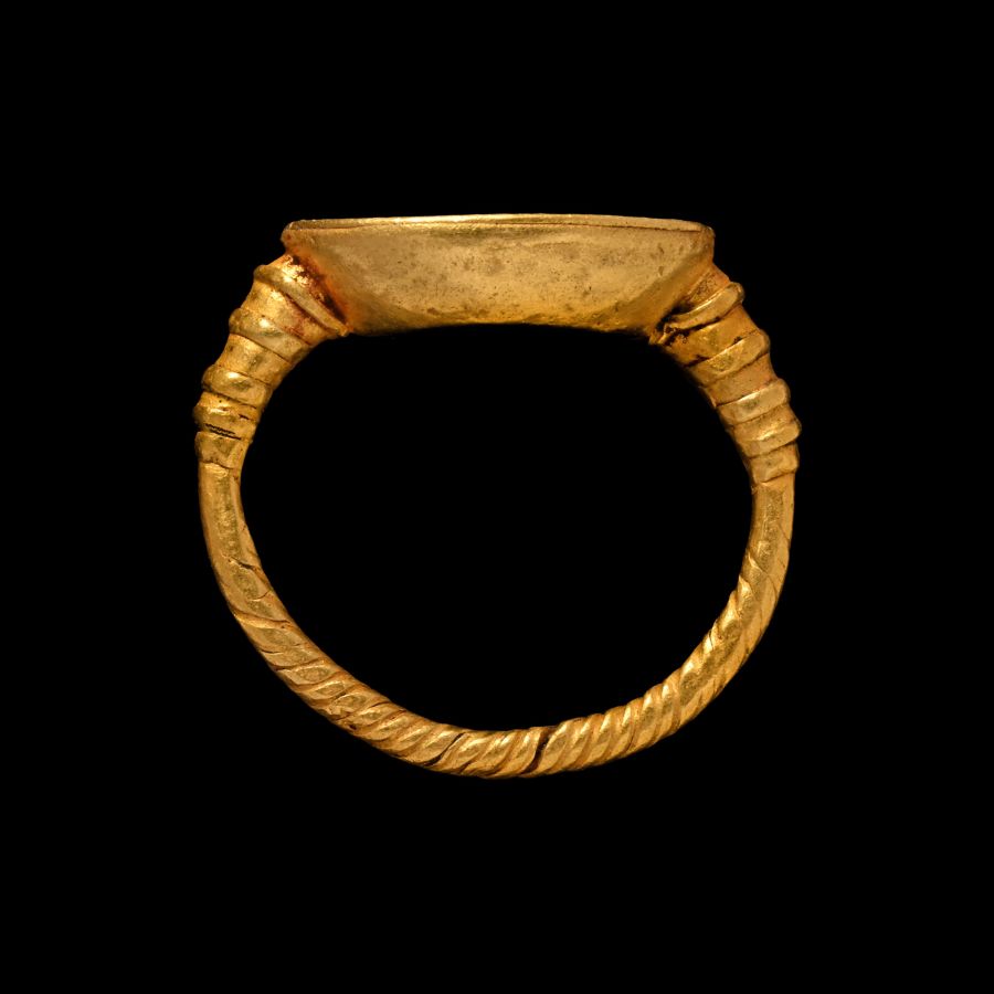Gold Ring with Amethyst Warrior Gemstone