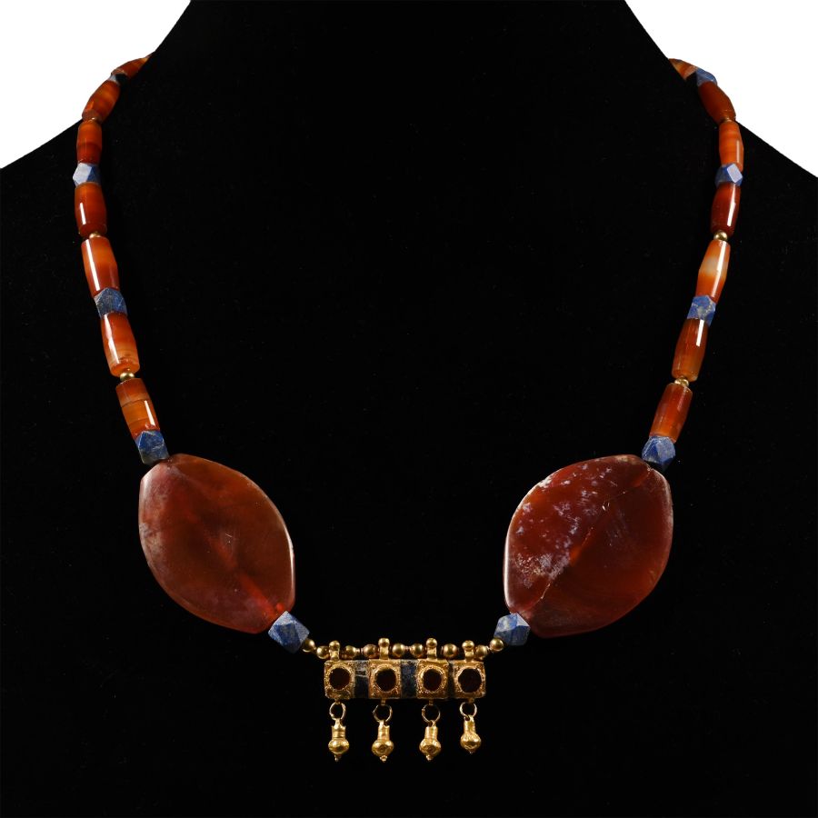 Hellenistic Carnelian and Gold Pendant Necklace