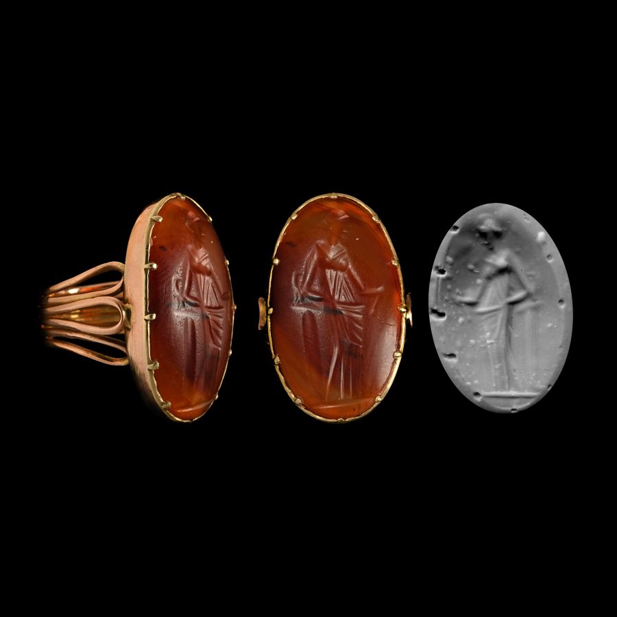 Large Hellenistic Aphrodite Gemstone in Gold Ring
