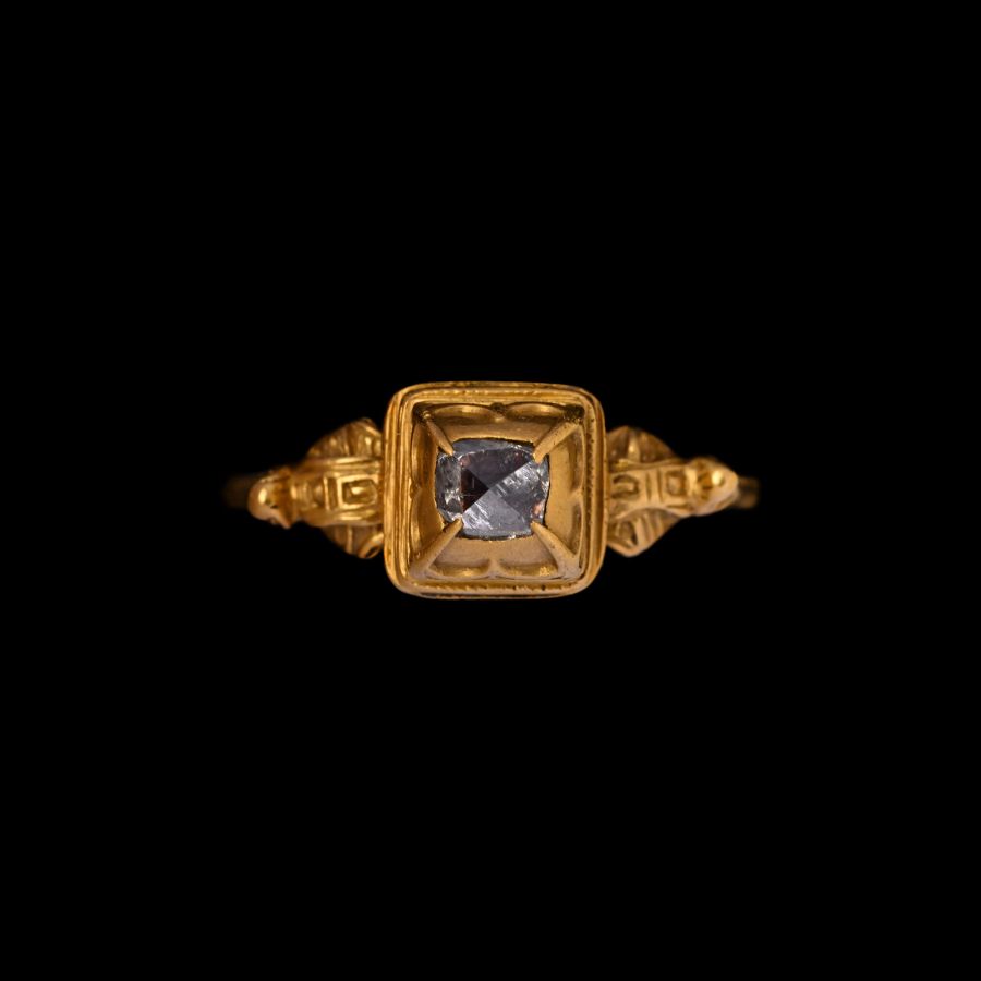 Renaissance Gold Ring with Diamond Crystal