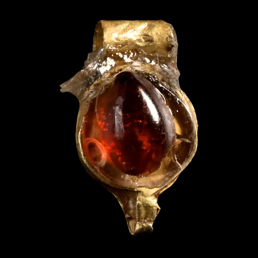 Roman Gold Pendant with Garnet