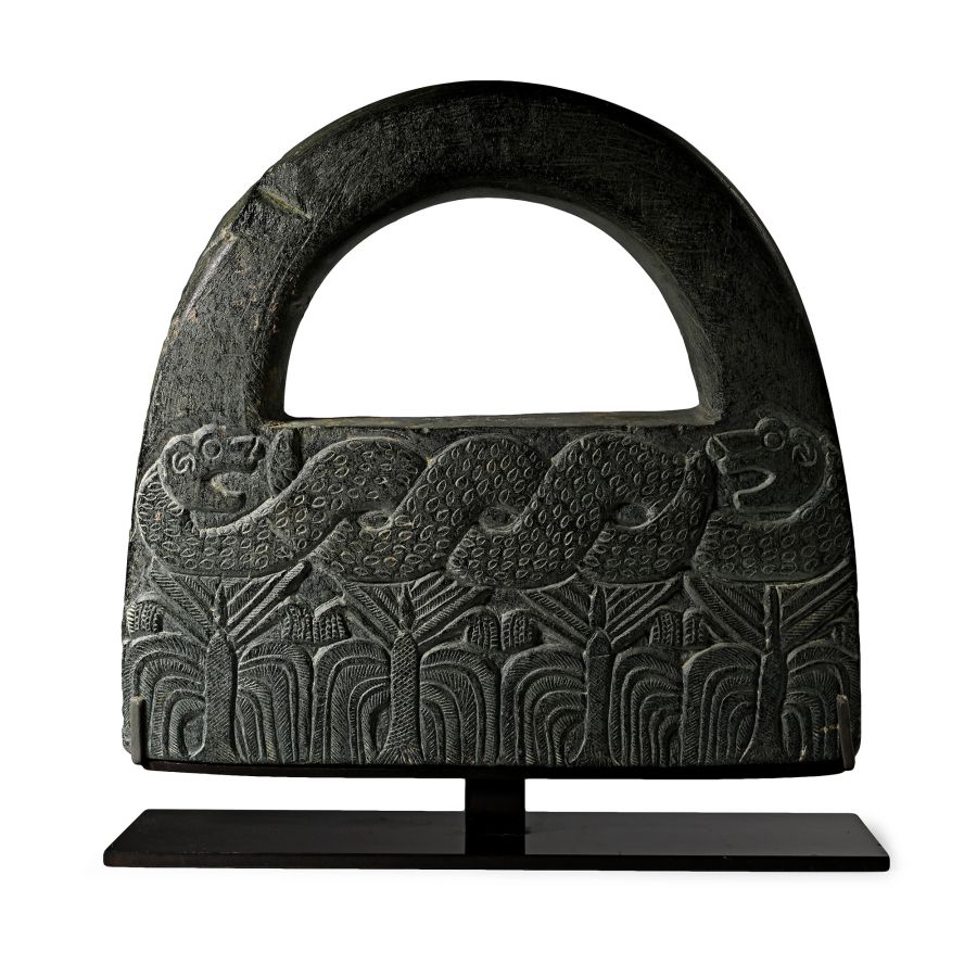 Large Bactrian Black Chlorite 'Hand Bag' Ceremonial Weight