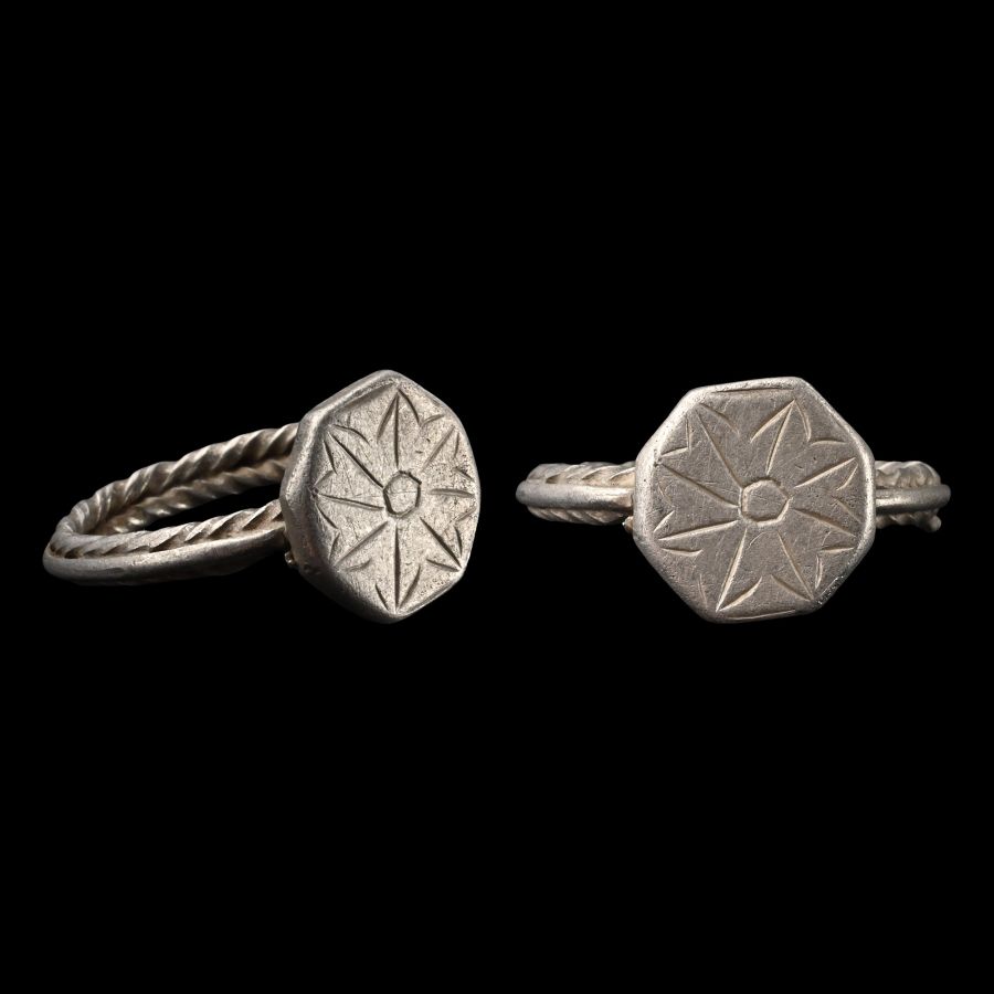 Post Medieval Silver Ring with Flower