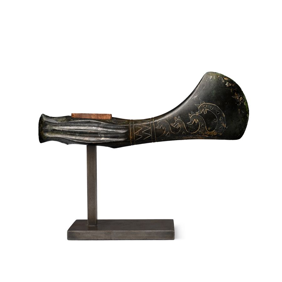 Caucasian Axehead with Engraved Dragon Heads