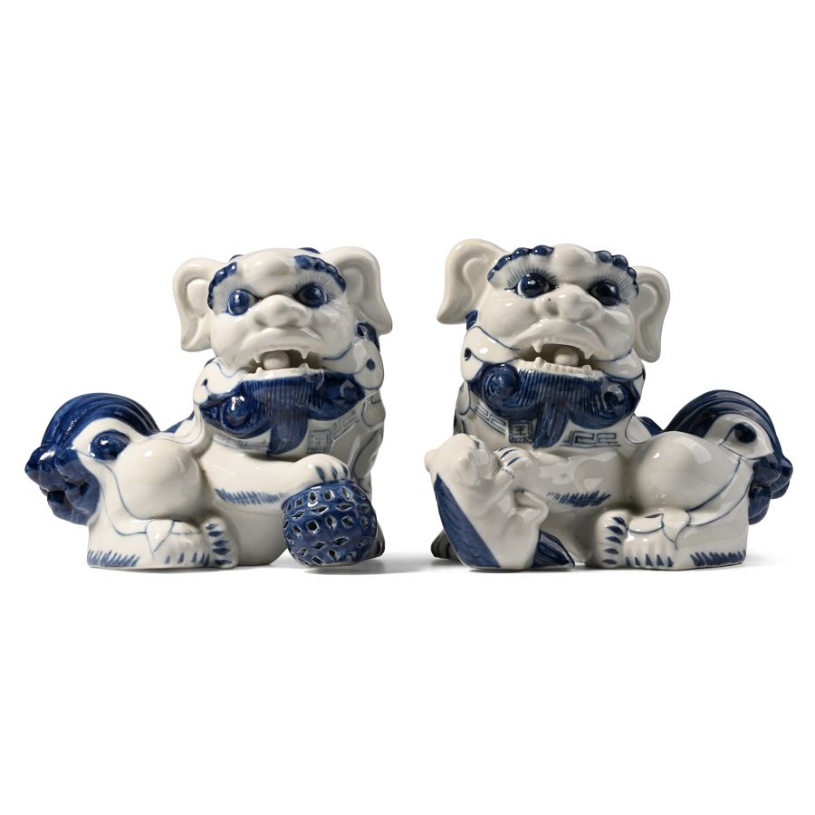 Chinese Blue and White Porcelain 'Foo Dog' Guardian Lion Pair