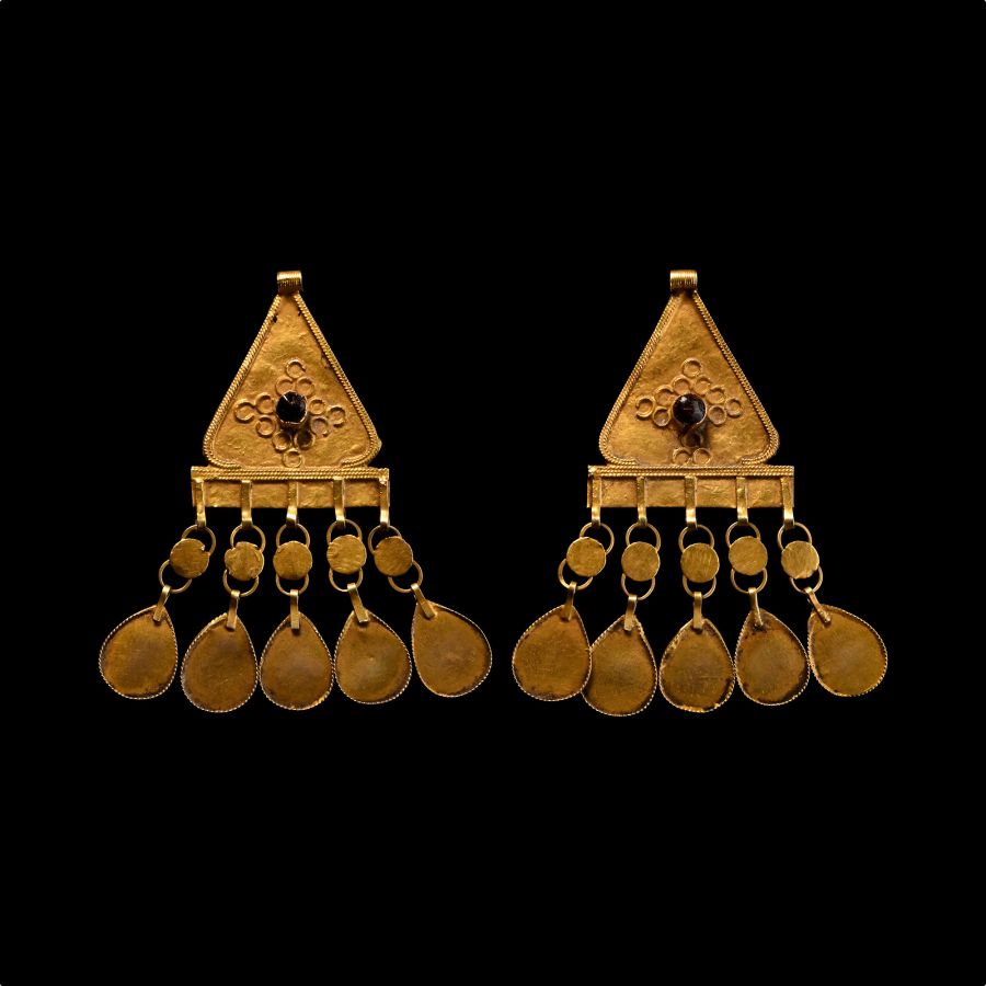 Roman Style Gold Earring Pair with Garnets