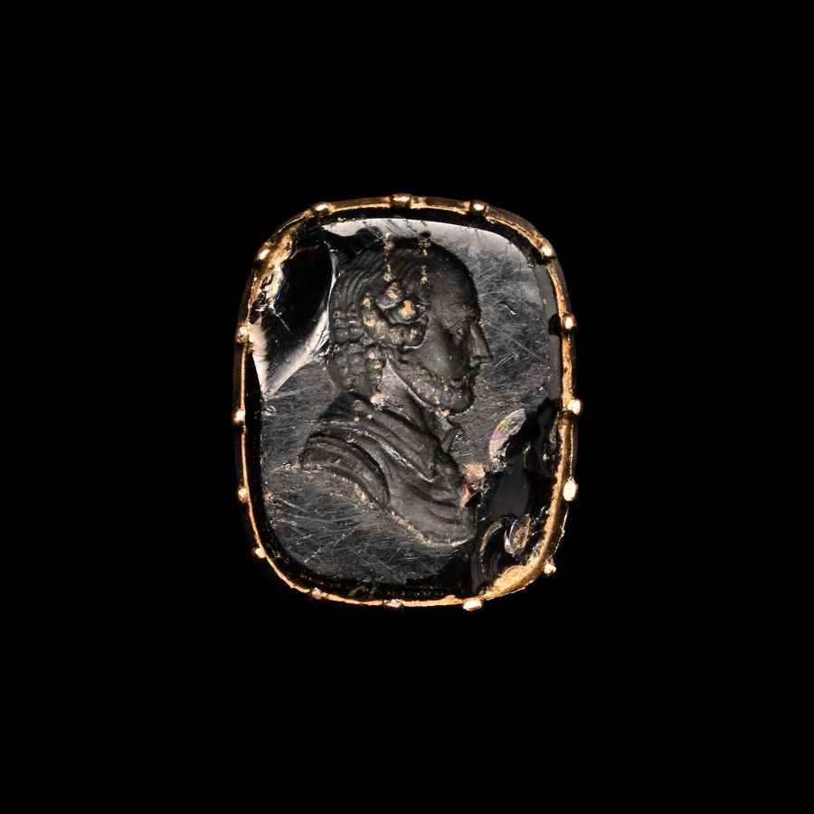 George III Gold Fob Seal Base with Portrait Intaglio