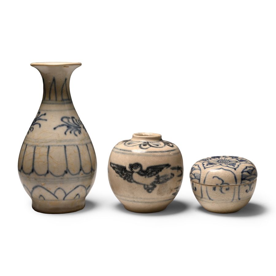 Hoi An Cargo Shipwreck Blue and White Glazed Pottery Collection