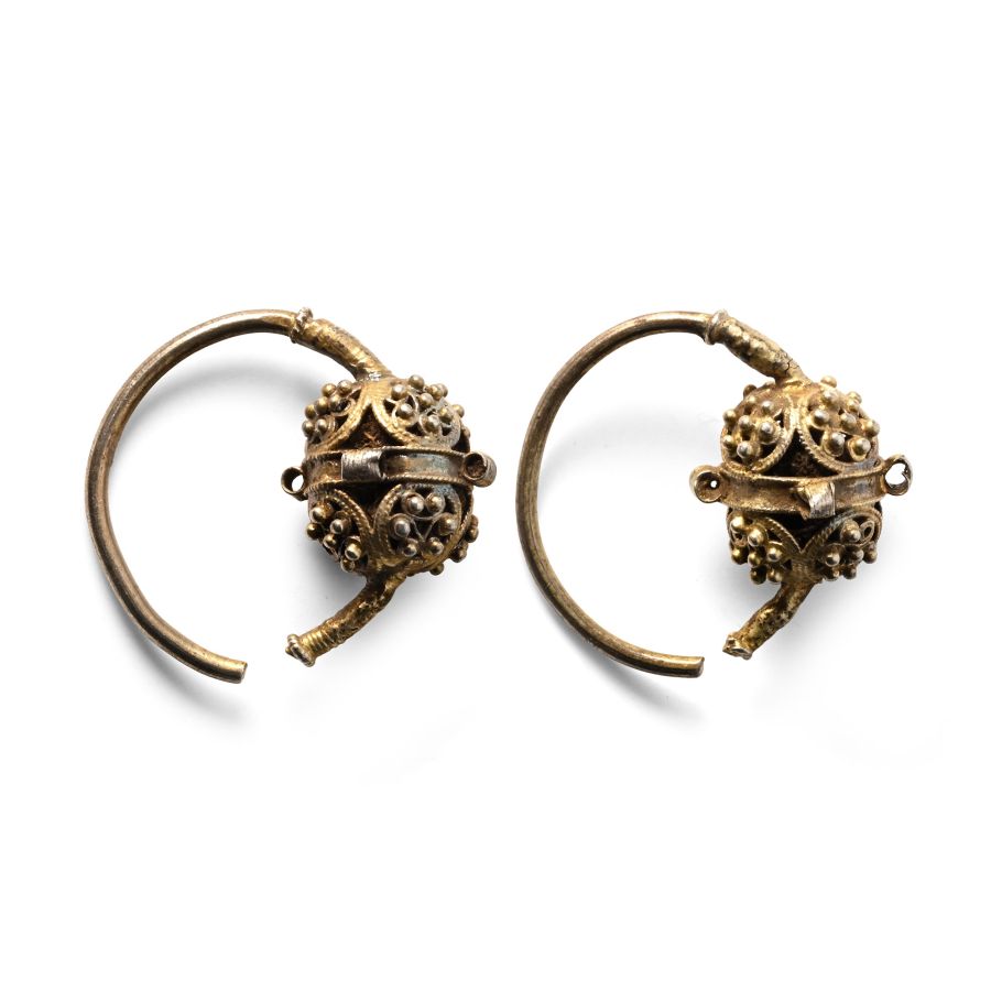 Byzantine Silver-Gilt Filigree Earrings