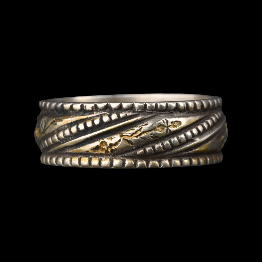 Tudor Decorated 'TENES LA [F]OY' Silver Posy Ring