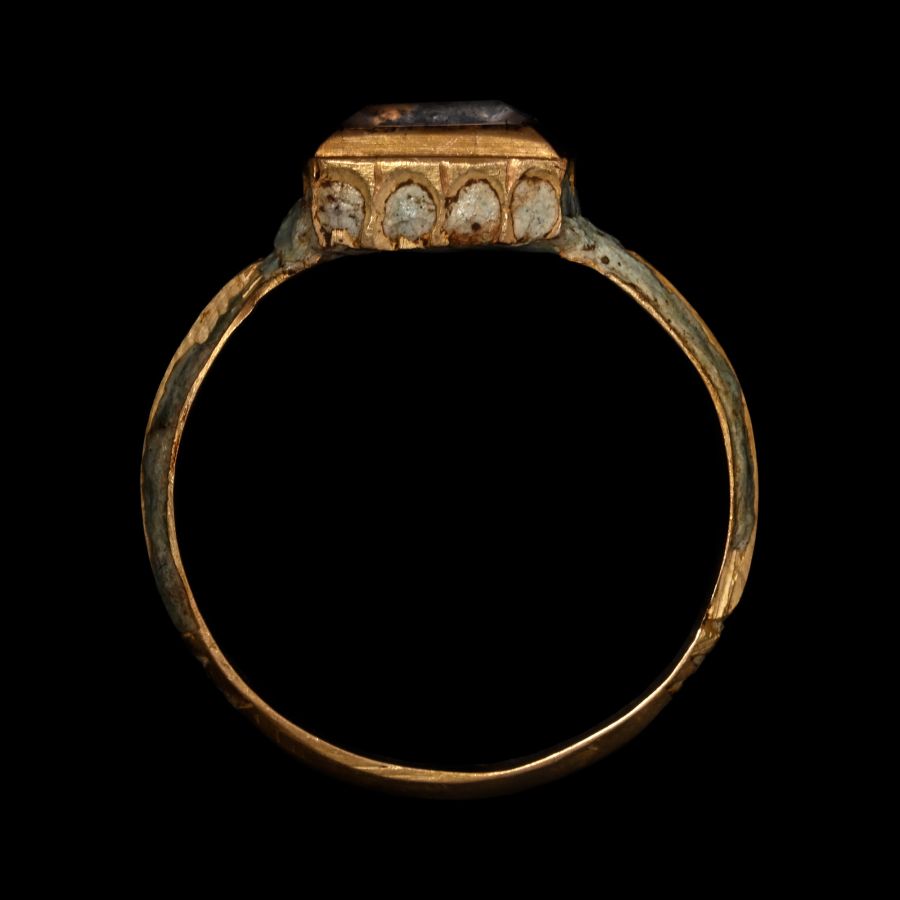 Stuart Period Enamelled Gold Ring with Table-Cut Rock Crystal