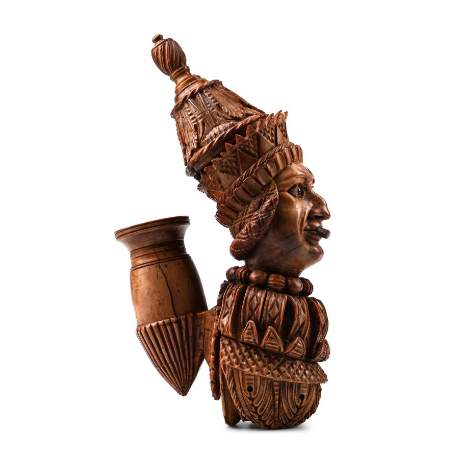 Post Medieval Figural Coquilla Pipe