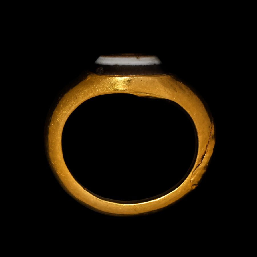 Roman Gold Ring with Engraved Agate Gemstone