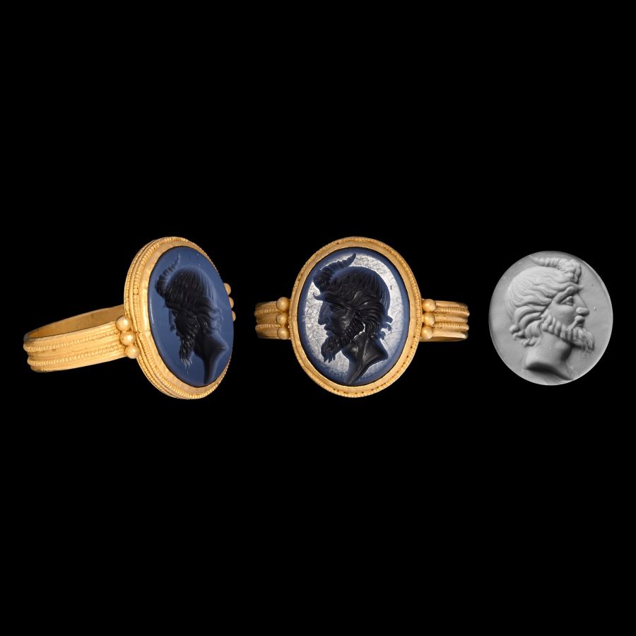 Renaissance Nicolo Gemstone with Bust of the Greek God Pan in Gold Ring