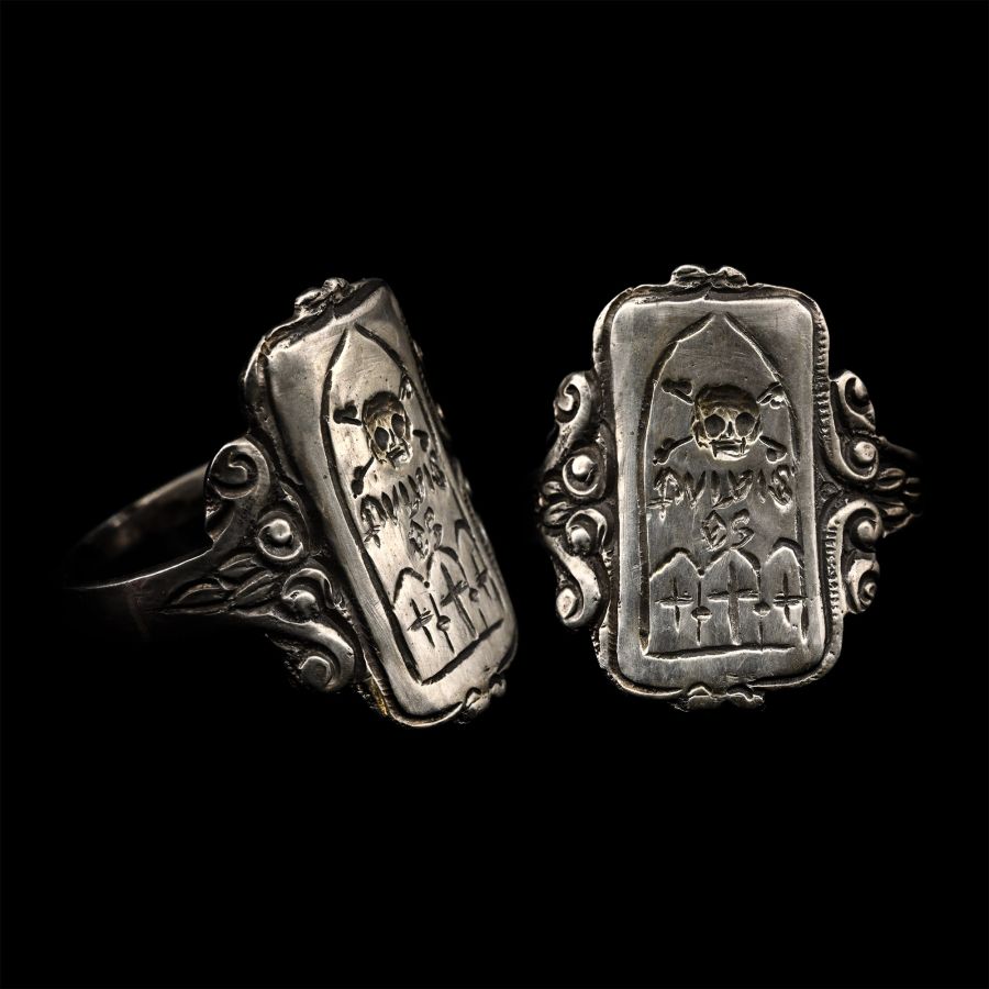 Silver Memento Mori Ring with Skull and Crossed Bones