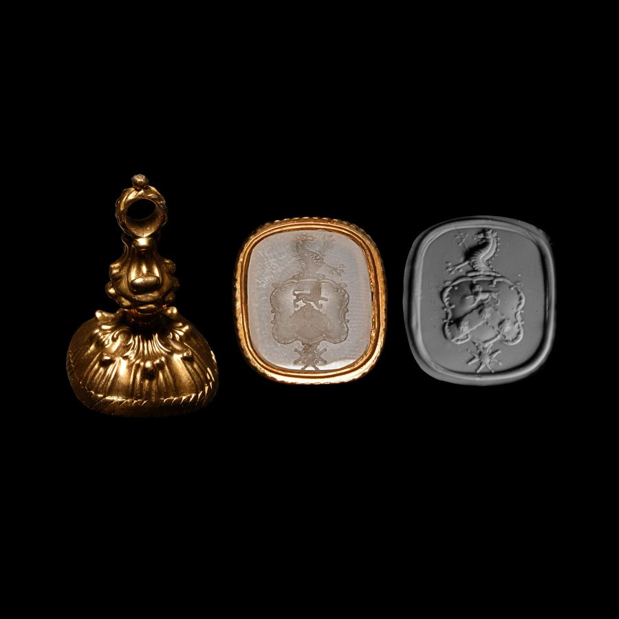 Post Medieval Gold Fob Seal with Chalcedony Gemstone with Heraldic Arms