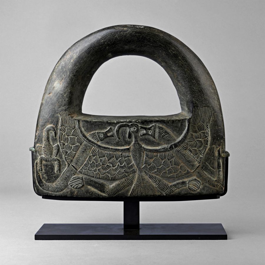 Large Bactrian Black Chlorite 'Hand Bag' Ceremonial Weight