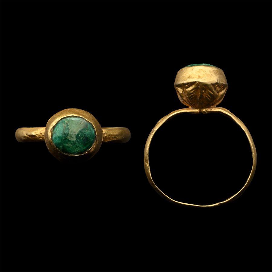 Western Asiatic Ring with Cabochon
