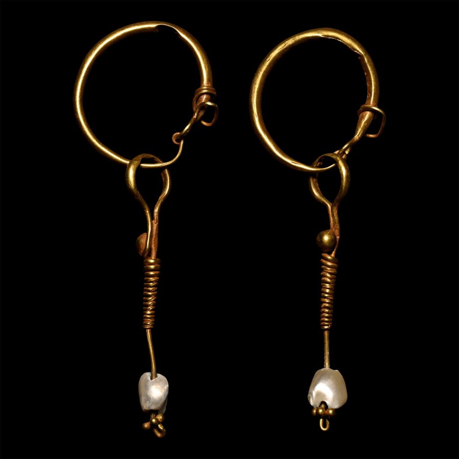 Roman Gold Earring Pair with Pearls