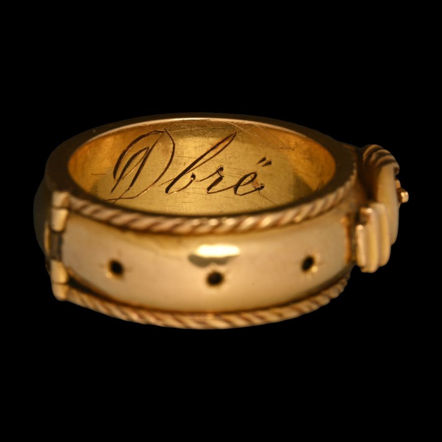 Georgian Gold Mourning Ring with Opening Clasped Hands