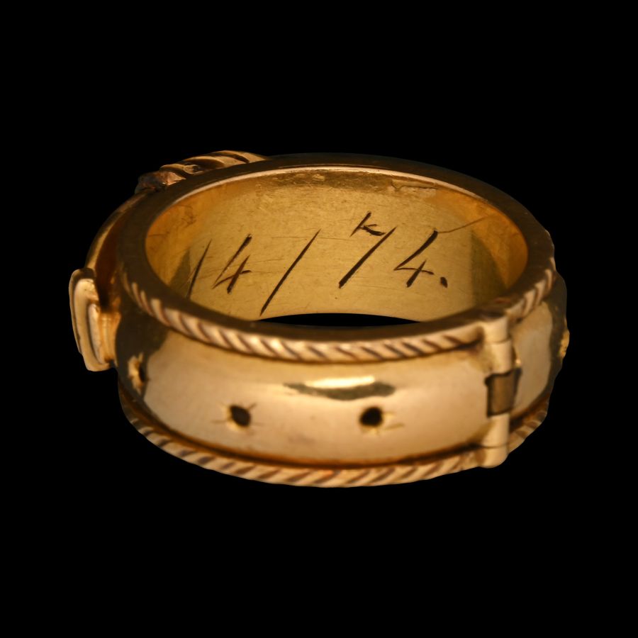 Georgian Gold Mourning Ring with Opening Clasped Hands