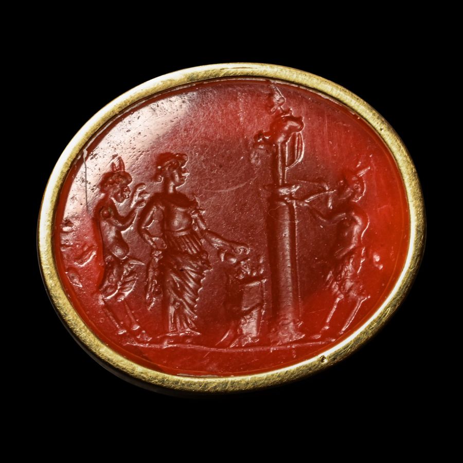 Post Medieval Gemstone Depicting an Offering to Priapus in Gold Ring