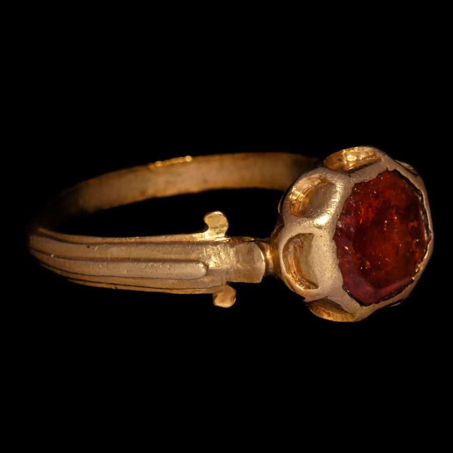 Renaissance Gold Ring with Table-Cut Hessonite Garnet