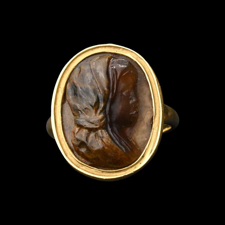 Renaissance Agate Cameo of a Woman in Gold Ring