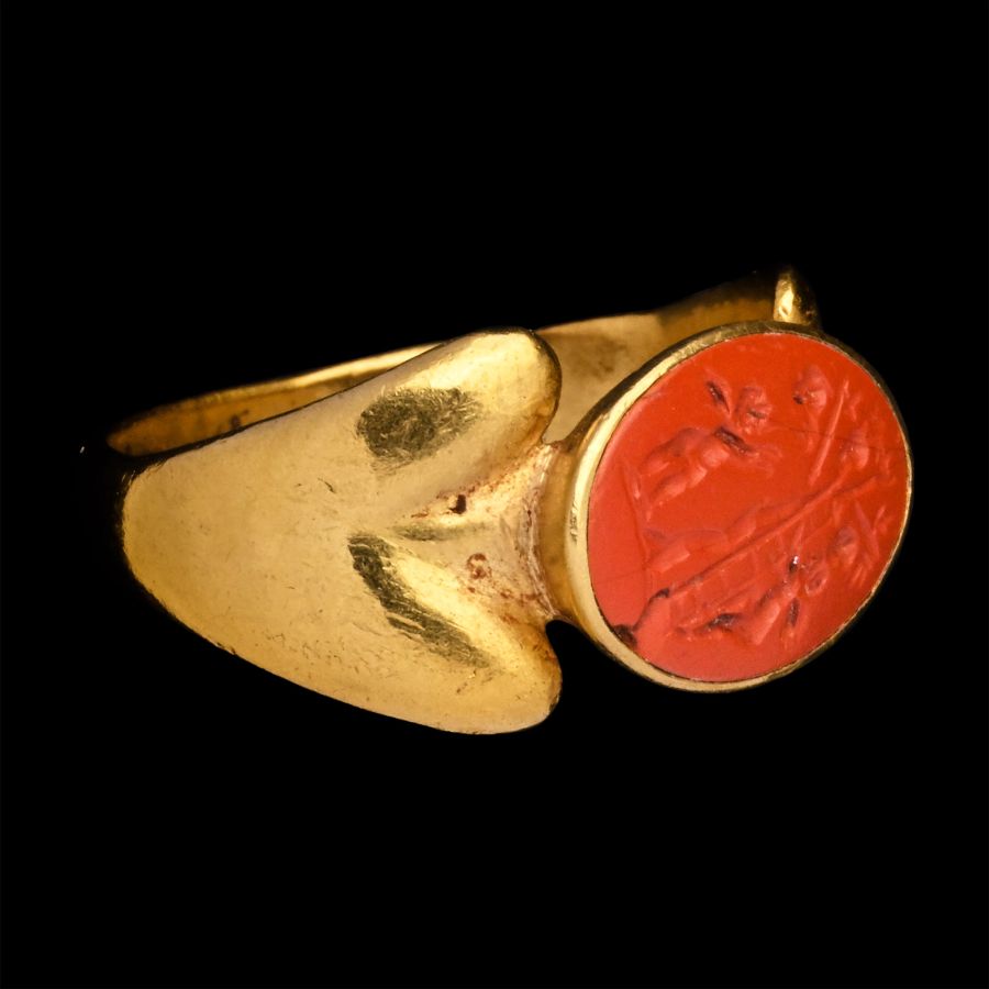 Roman Red Jasper Gemstone with Group of Amores Harvesting Grapes in Gold Ring