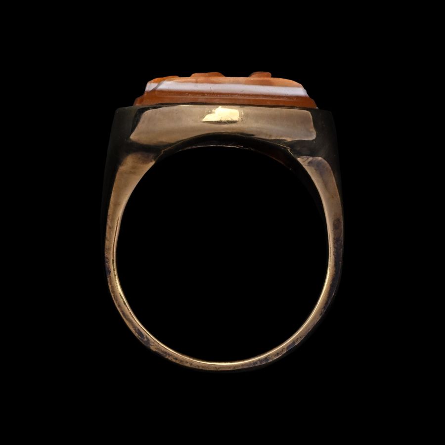 Renaissance Agate Cameo with Lioness in Gold Ring