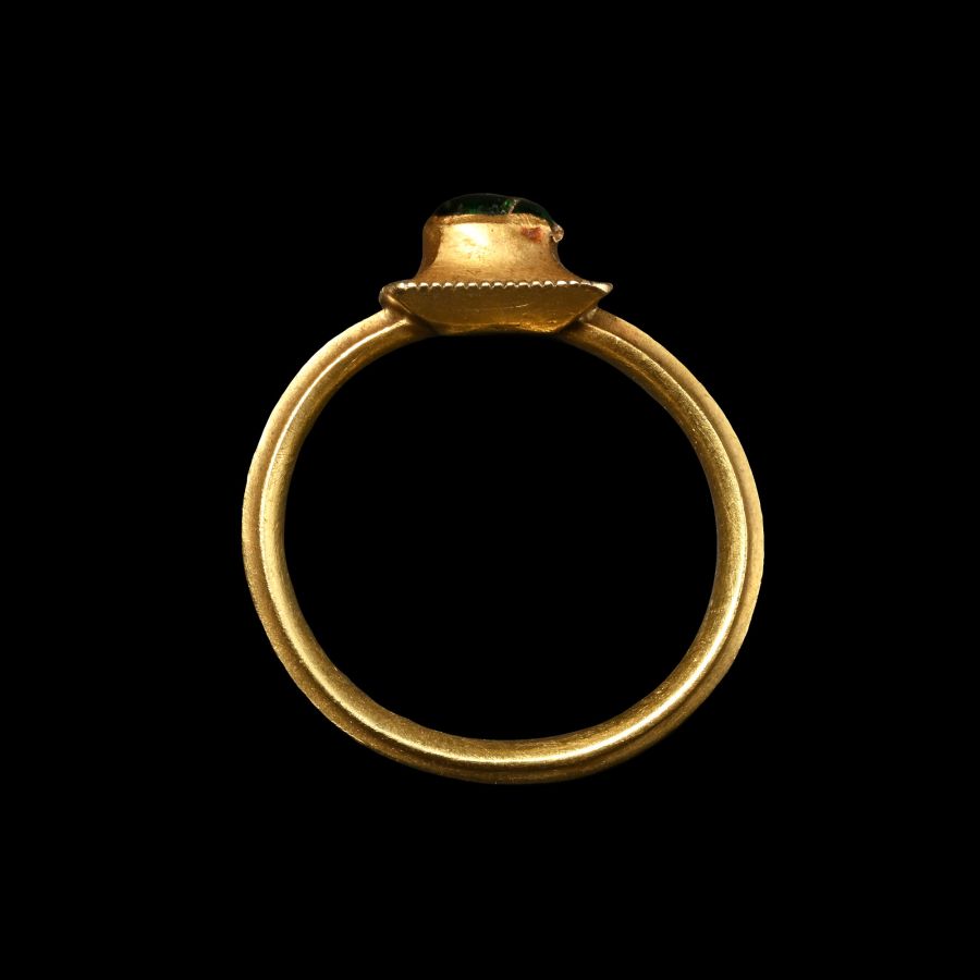 Medieval Gold Ring with Cabochon Emerald