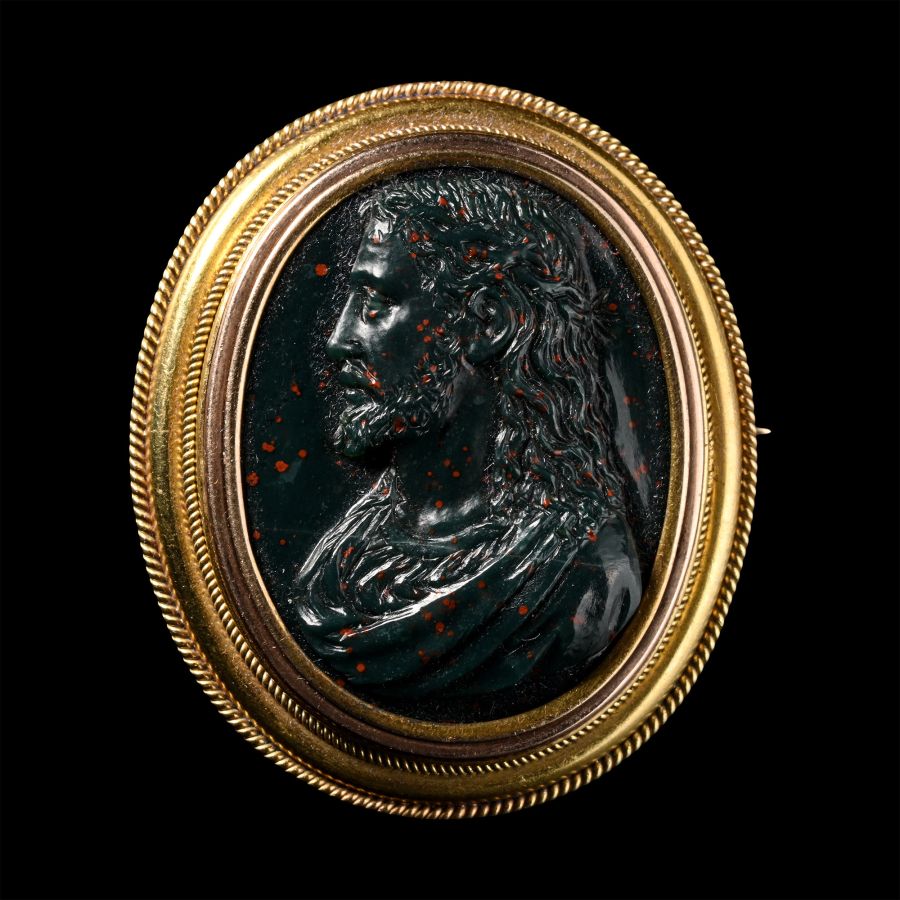 Heliotrope Cameo with Christ in Gold Mount