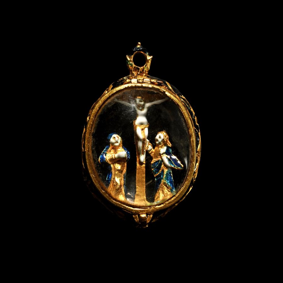 Spanish Rock Crystal and Enamelled Gold Crucifixion Pendant