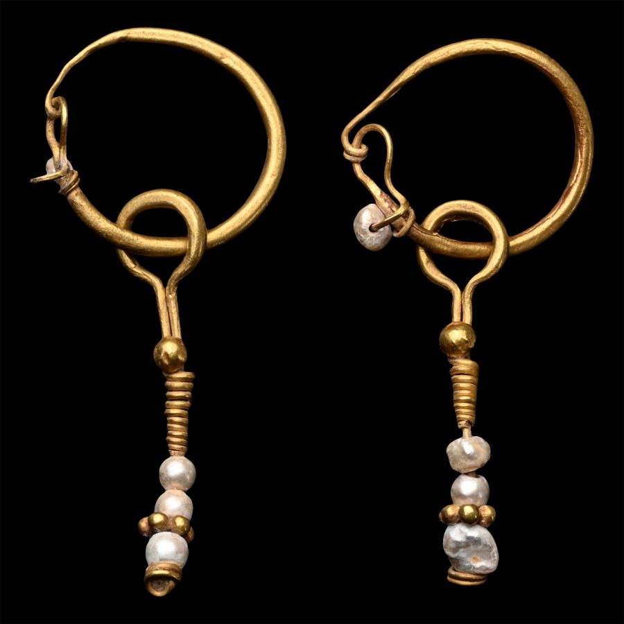 Roman Gold Earrings with Pearls